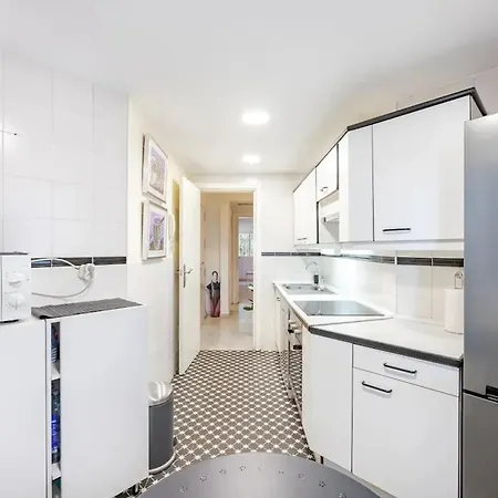 Modern In With Shared Pool 马尔韦利亚