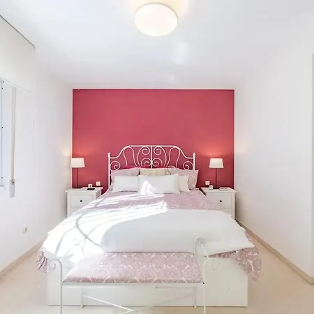 Apartamento Modern In With Shared Pool