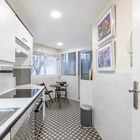 Modern In With Shared Pool Marbella