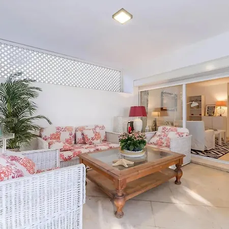 Modern In With Shared Pool