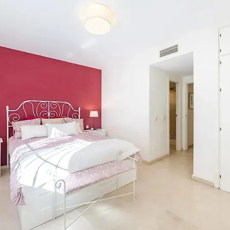 Modern In With Shared Pool * ماربيا