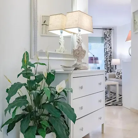 Modern In With Shared Pool * ماربيا
